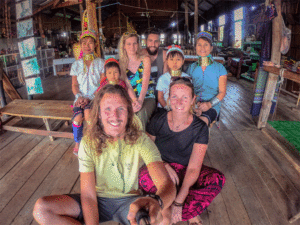 Inle_girafes